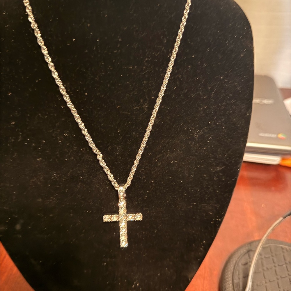Elegant Silver Cross Pendant Necklace